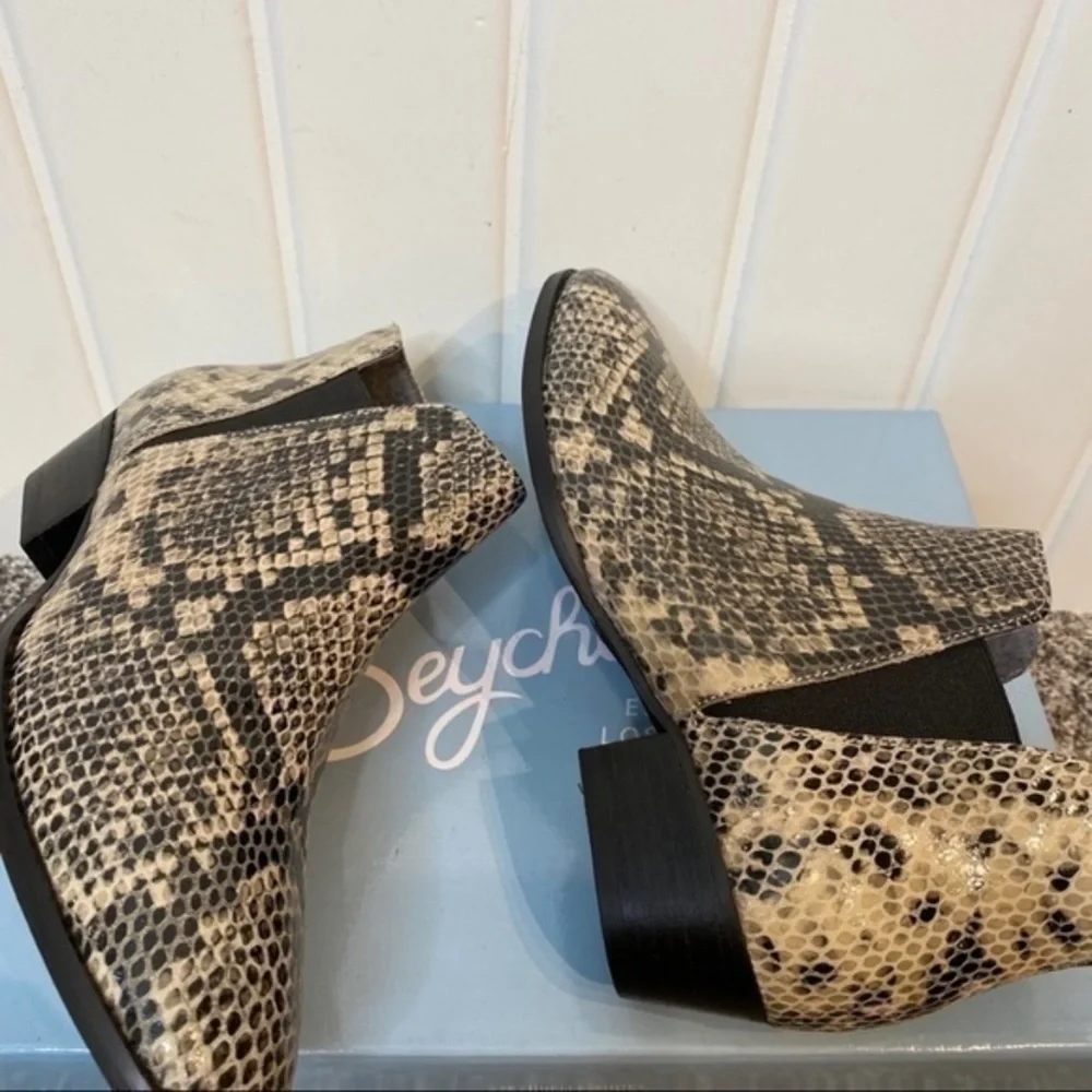 Seychelles Ankle Bootie in imprinted python - Picture 7 of 16